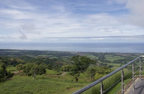 Jaco House | Dog-friendly home with sweeping views, infinity pool, terrace, & washer/dryer