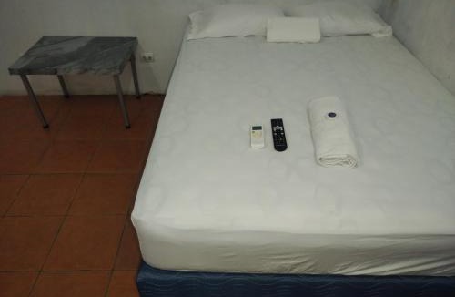 Liberia Bed & Breakfast | Dollar