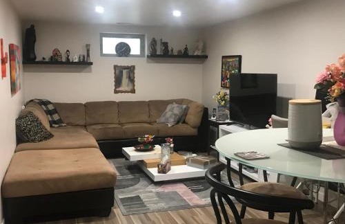 Fort Saskatchewan Bed & Breakfast | Dolly's Deluxe Suite