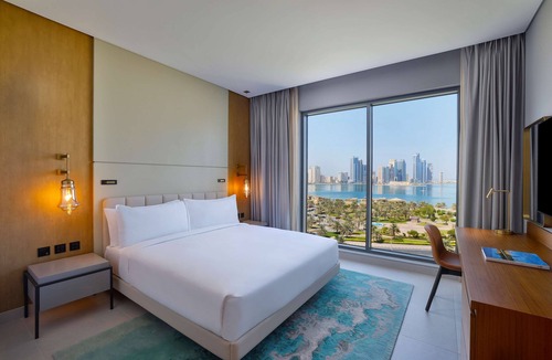 Al Majaz Hotel | DoubleTree by Hilton Sharjah Waterfront Hotel & Residences