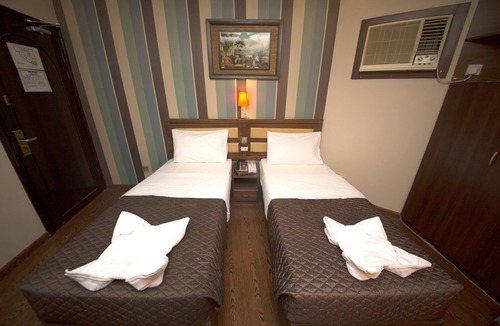 Al Sabkha Hotel | Downtown Hotel