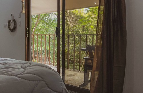 Tamarindo Cabin | Dreamsea Surf Camp