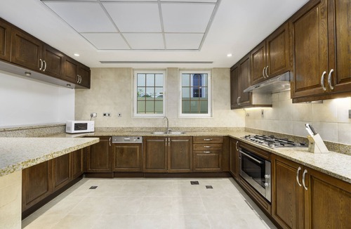 Jumeirah Park Villa | Dubai Marina Jumeirah Park Villa 6 bdr private pool 3 km near beach!