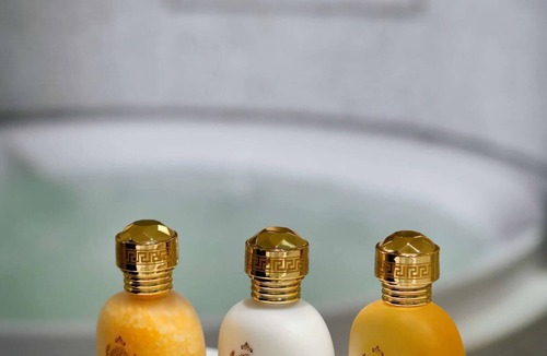 Jadaf Hotel | Dubai Outdoor Escape w/Relaxing Spa | Versace Comfort Near Parks & Tours