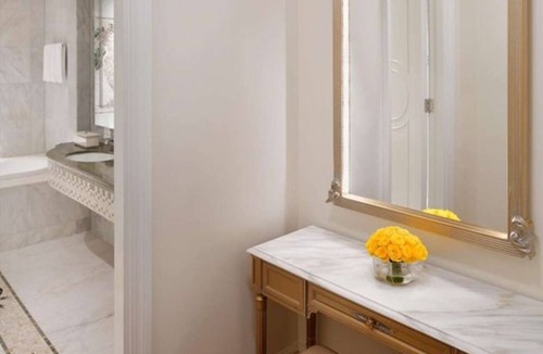 Jadaf Hotel | Dubai Outdoor Escape w/Relaxing Spa | Versace Comfort Near Parks & Tours