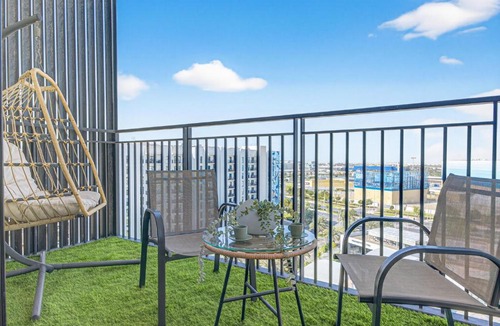Abu Dhabi Apartment | DVH Luxe 2BR Yas Island Canal View Near Ferrari