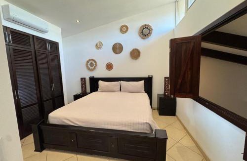 Paraiso Apartment | El Gordos Tropical Oasis w Pool & Near 7 Beaches