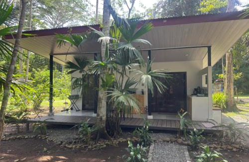 Cahuita House | El Rincon de la Suiza
