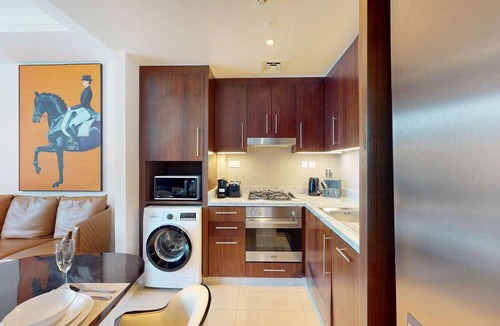 Downtown Dubai Apartment | Elegant 1 Bed l Magnificent Burj Khalifa Views