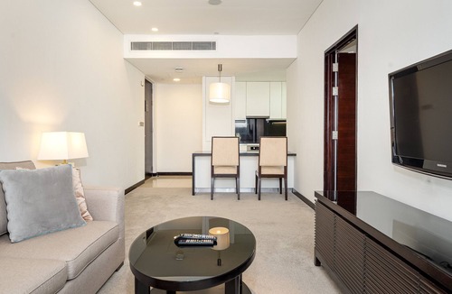 Dubai Marina Apartment | Elegant 1BR in The Address Residences Dubai Marina by Deluxe Holiday Homes