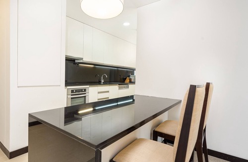 Dubai Marina Apartment | Elegant 1BR in The Address Residences Dubai Marina by Deluxe Holiday Homes