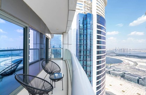 Business Bay Apartment | Elegant 2 bedroom at Paramount
