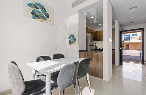 Dubai House | Elegant 3BR Villa Retreat w Private Backyard