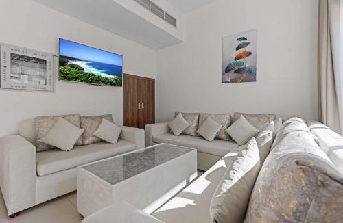 Dubai House | Elegant 3BR Villa Retreat w Private Backyard