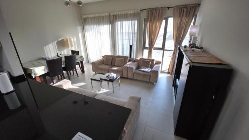 Dubai Apartment | Elegant and comfortably furnished 2BRH apartment in a quiet area!
