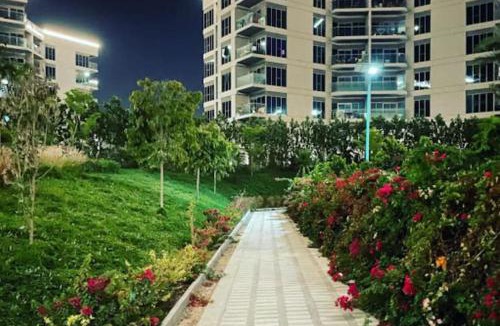 Dubai Apartment | Elegant and comfortably furnished 2BRH apartment in a quiet area!