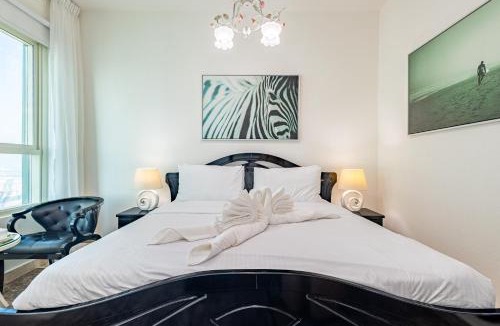 Abu Dhabi Apartment | Elegant and unique - Near Reem Mall - ADGM - 10 mins from Downtown Abu Dhabi- 14 mins to Mamsha Beach