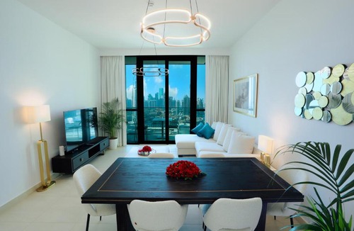 Bur Dubai Apartment | Elegant Apartment with Direct access to Dubai Mall