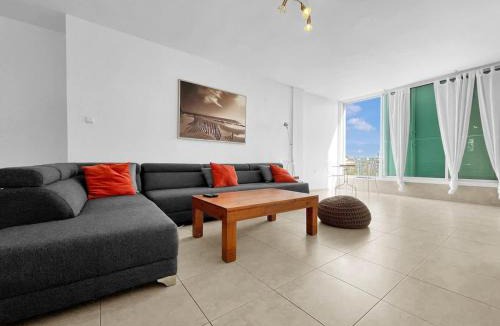 Herzliya Pituach Apartment | Elegant Beachside Apartment