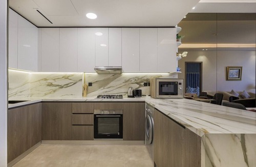 Jumeirah Village Triangle Apartment | Elegant One Bedroom with Additional Room in JVT