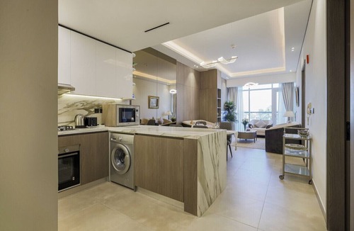Jumeirah Village Triangle Apartment | Elegant One Bedroom with Additional Room in JVT