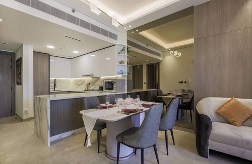 Jumeirah Village Triangle Apartment | Elegant One Bedroom with Additional Room in JVT