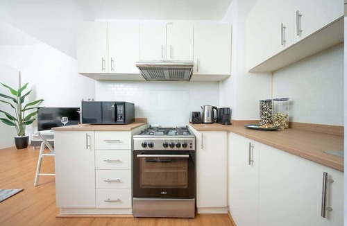 Dubai Apartment | Elegant Studio in Arabian Gate