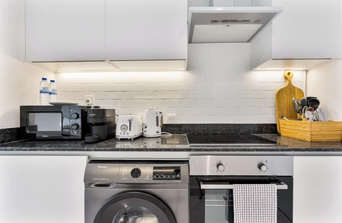 Business Bay Apartment | Elegant Studio in Business Bay near Burj Khalifa
