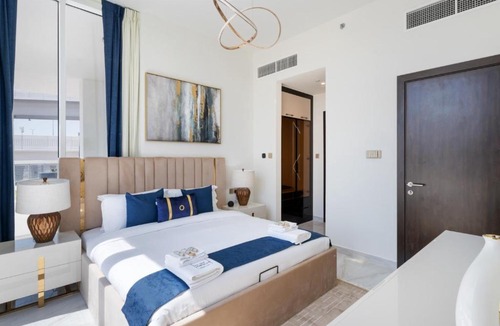 Dubai Apartment | Elite Escape 1BR plus 1GR plus Study Sleeps 4 in Gemz 05