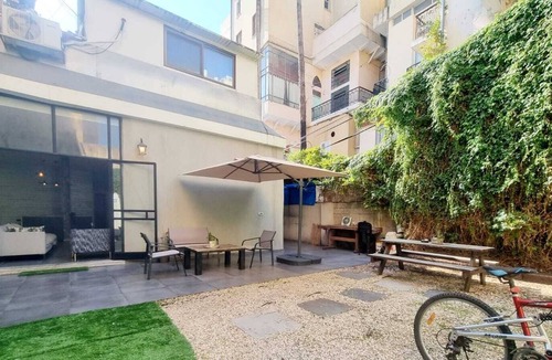Jaffa Apartment | Enjoy the atmosphere and excellent location in the Jaffa flea market area
