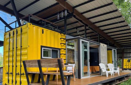 Cahuita Villa | EWA Boxes Container Homes