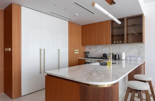 Palm Jumeirah Apartment | Exclusive 2BR Residence on Palm Jumeirah - Beach Access