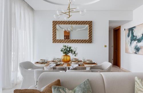 Palm Jumeirah Apartment | Exclusive 2BR Residence on Palm Jumeirah - Beach Access