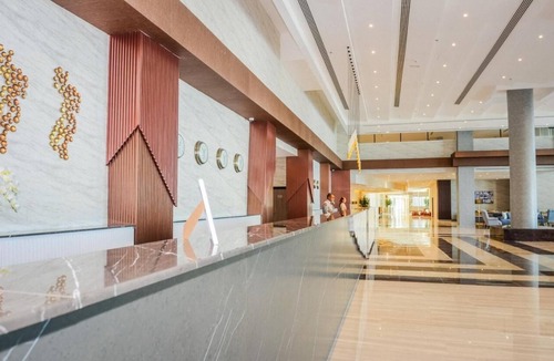 Academic City Apartment | Executive Room Near University of Birmingham Dubai