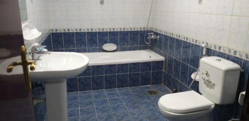 Abu Shagara Hostel | Executive Sharing Bed With Other Male Guests