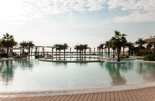 Abu Dhabi Apartment | Executive Suite Near Khor Al Maqta Park