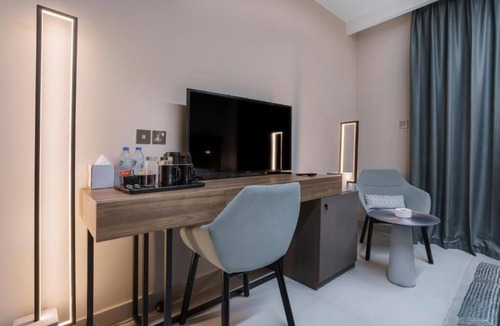 Al Majaz Apartment | Executive Suite Near Nakheel Osais