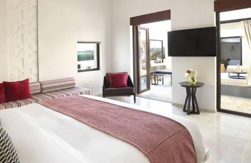 Salalah House | Experience Soothing Moments & Luxury! 2BR Villa w/ Private Pool & Garden view!