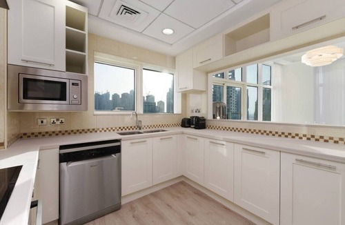 Dubai Marina Apartment | Exquisite 2-Bedroom with Panoramic Marina view