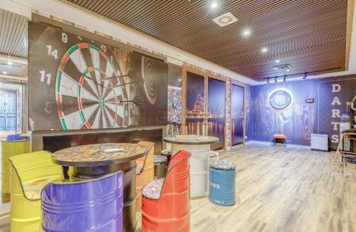 Al Kubus Apartment | Exquisite 2BR Seafront Haven with Resort Lifestyle and Panoramic Sea Views, Near Faqiat Beach and Campsite, Mina Al Fajer D, Fujairah by Deluxe Holiday Homes