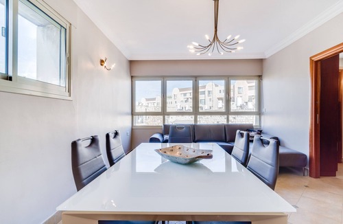 Mamilla Condo | Fabulous Kosher Apartment 3 BR + Den in Amazing Central Location!