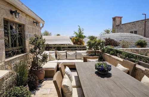 Old City Apartment | Family Friendly with Terrace in Old City by FeelHome