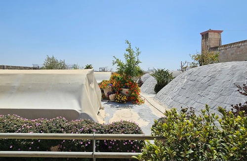 Old City Apartment | Family Friendly with Terrace in Old City by FeelHome