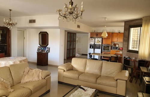 Netanya Apartment | FAMILY HOLIDAYS and COMFORT = close BEACH and CITY CENTER