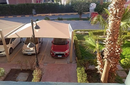 Sakkala Apartment | Family-Ready 2BR Home! Secured Resort, Pool Access & Full Kitchen.