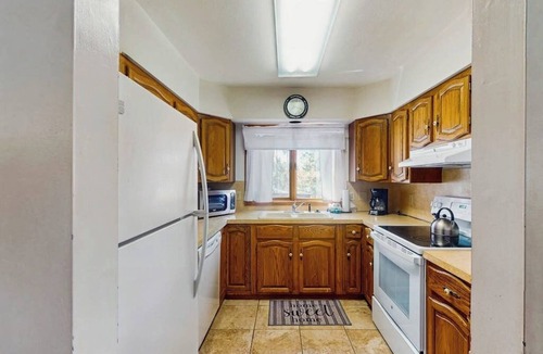 Dillon House | Fantastic home w/view of Gore Range, two large decks, & walkable location