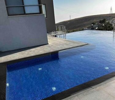 Suwailih Villa | Farmhouse with Pool and Breathtaking Views