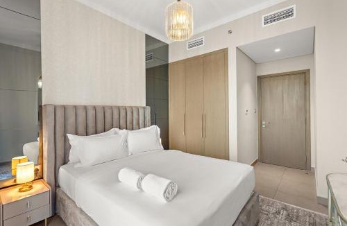 Dubai Apartment | FIRST CLASS 2BR Luxe Stay Near Dubai Creek Hub
