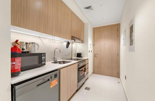 Mina Al Arab Apartment | FIRST CLASS Studio Beach View Living Bliss