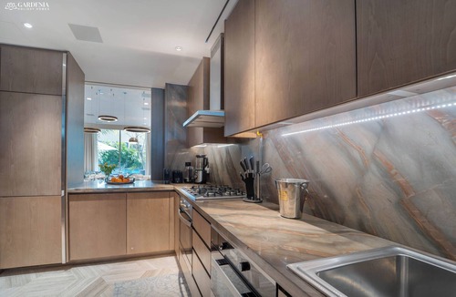Jumeirah Apartment | FIVE Palm Prive Pool and Garden Luxury Suite